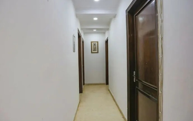 Fabhotel Grand Palace