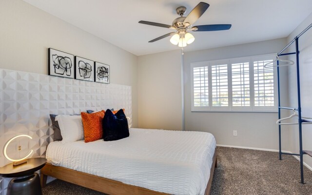 73rd Glendale 4 Bedroom Home by RedAwning