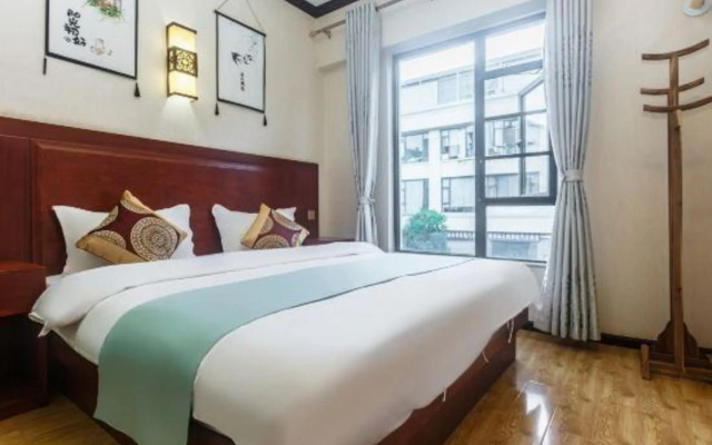 Yasu Inn (Kunming Dianchi Scenic Area)