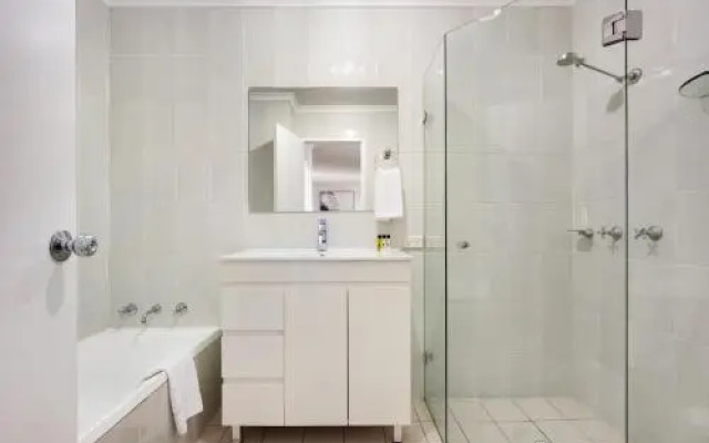 North Ryde Self Contained 2 Bed Apartment (37CULL)