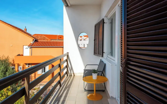 Spacious 2 Bedroom Apartment With Balcony