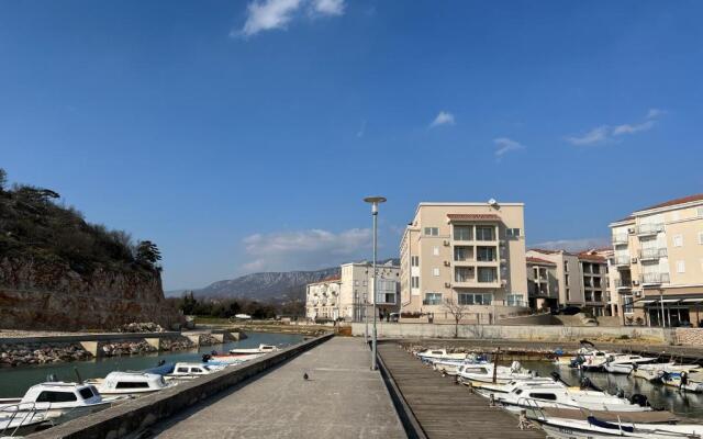 Studio Apartment Marina Mel Novi Vinodolski