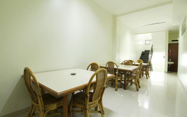 Airy Pasteur Surya Sumantri Kav 4B Sutami Bandung