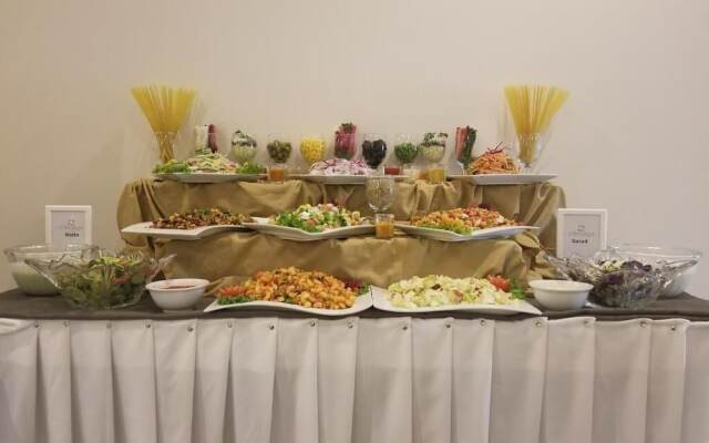 Zifan Hotel & Suites