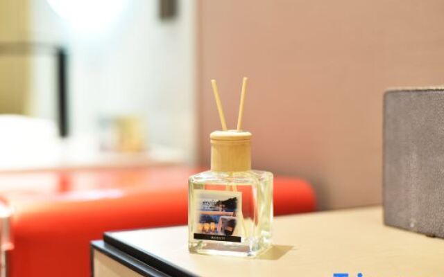 RIGHT Hotel (Beijing Guomao SKP Center)