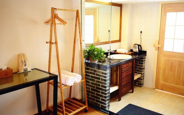 The Micro Hostel Mt Emei