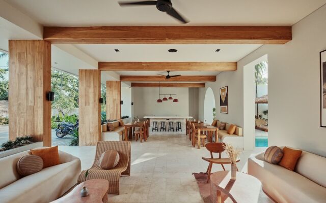 Boni Beach Hotel & Restaurant