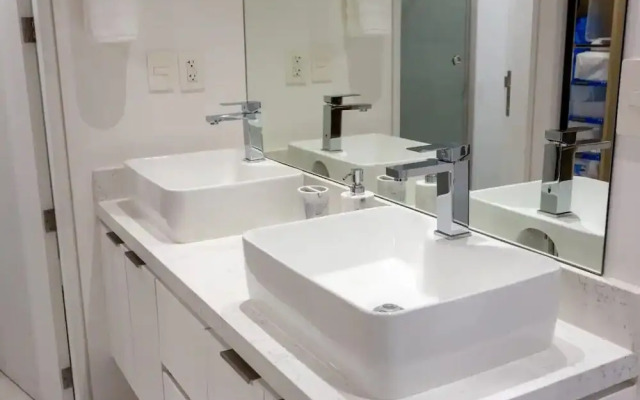 3BD Condo near Beach and Marina