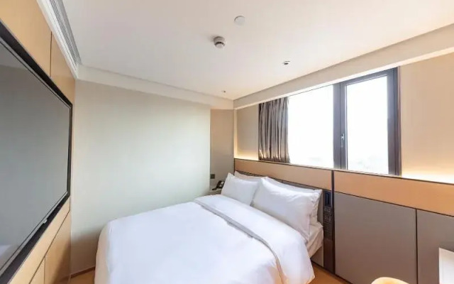 Ji Hotel(Shanghai Dning International Branch)