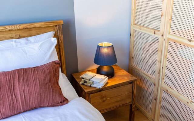 Studio Flat With Panoramic City View in Atasehir