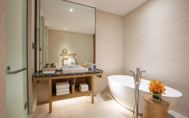 voco Thousand Island Lake by IHG