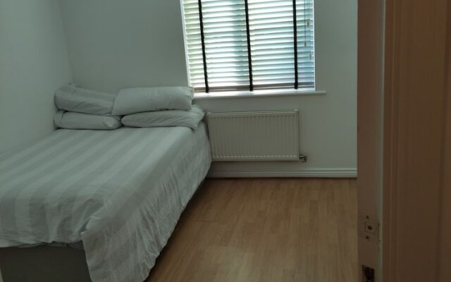 Immaculate 1-bed Apartment in Borehamwood