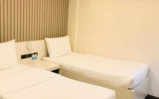 Oyster Plaza Hotel