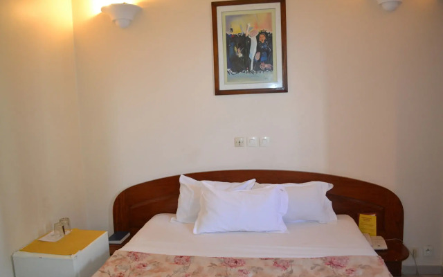 Planet Hotel