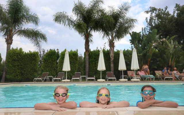 Azur Hotel
