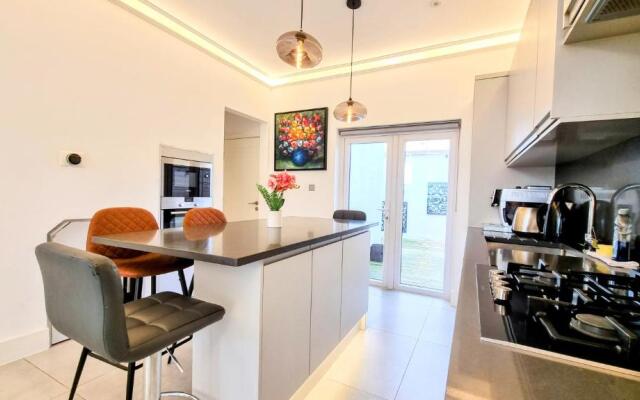 Surbiton Luxury Garden House 19