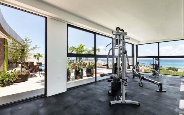 Apartments near 5th Avenue with Rooftop Ocean View
