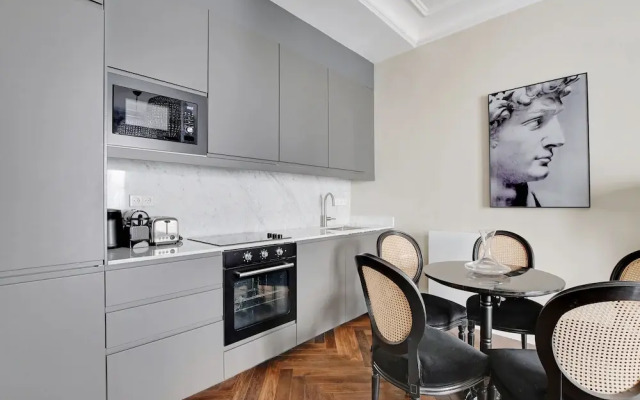 Charming Apartment - 1br/4p - Place Victor Hugo