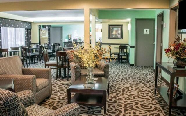 Copley Inn & Suites, Copley - Akron