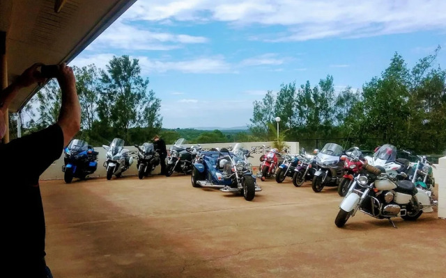 Avocado Motor Inn