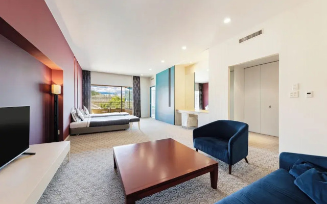 Spa Resort Hawaiians Monolith Tower