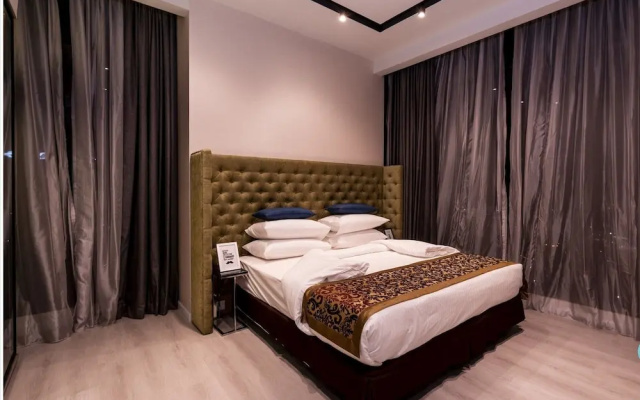 Expressionz Professional Suites by KL101