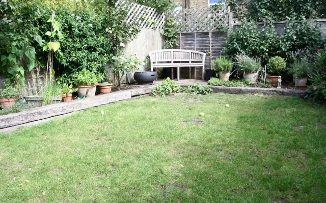 Modern Wandsworth Home By East Putney Station