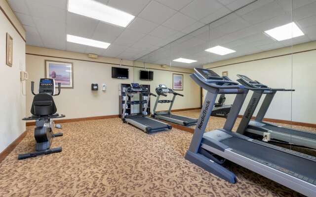 Best Western Louisville East Inn & Suites