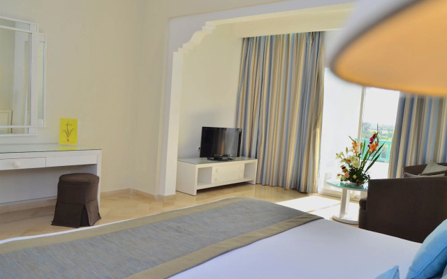 Royal Garden Palace (Families and Couples)