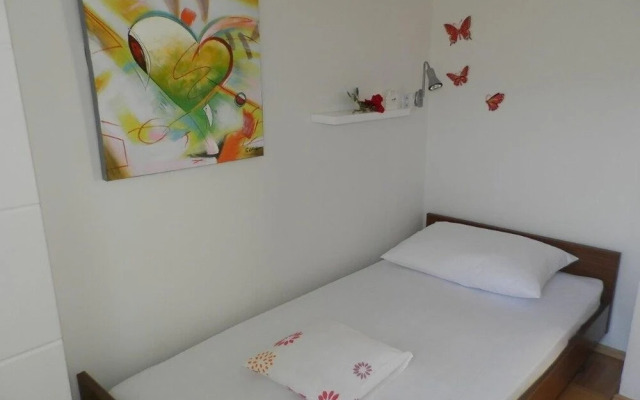 Igor -10 m From Beach - H