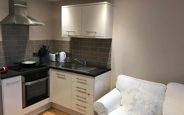 1 Lisburne House