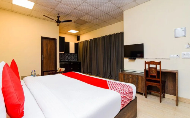 OYO Flagship 757 Blite Golf course road