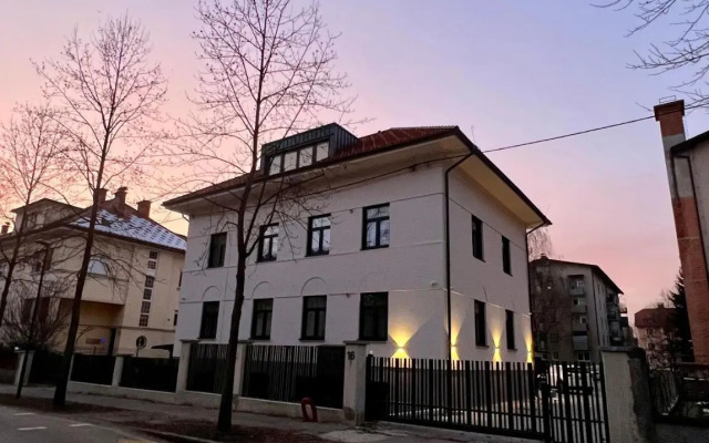 Villa Riverside