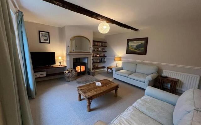 Stunning 4-bed Grade II House in the Lake District