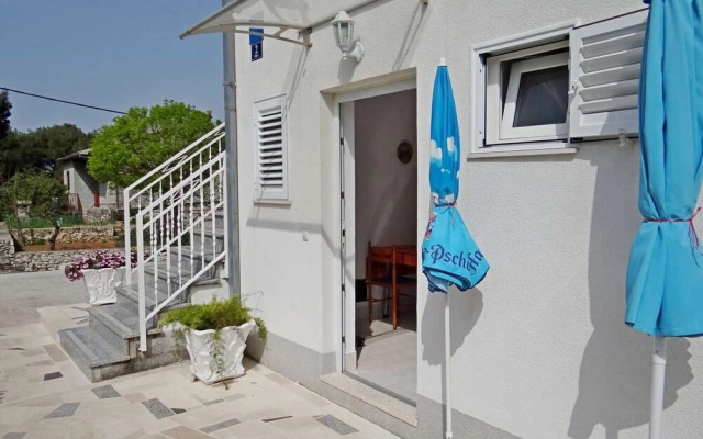 Tomislav - 120 m From Beach - A2