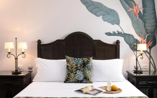 Porto Kea Suites