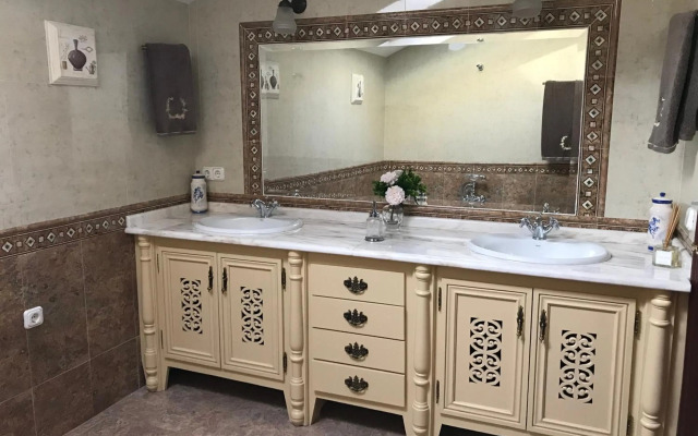 La Atalaya Great Luxury Attic