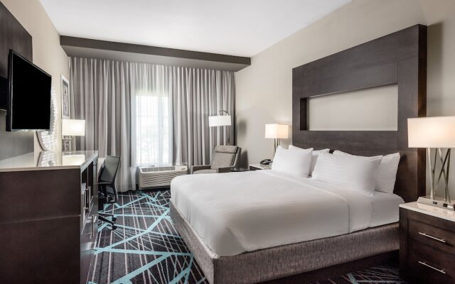 Holiday Inn Express & Suites : Charlotte Airport