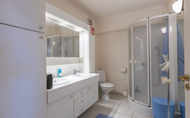 Retreat With Pool Access