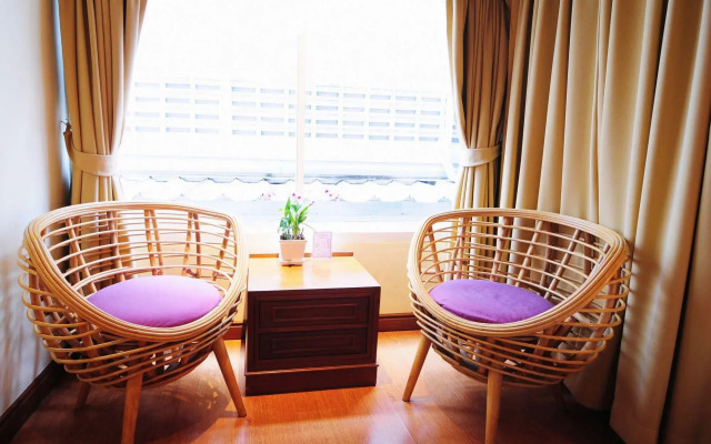 Baan Sukhumvit Soi 18