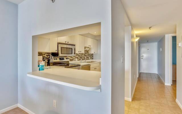 Villa Madeira 306 Beach front, stunning view! Walk to everything