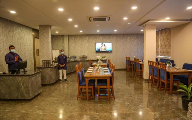 Four Leaf Hotel Sapphire Blue