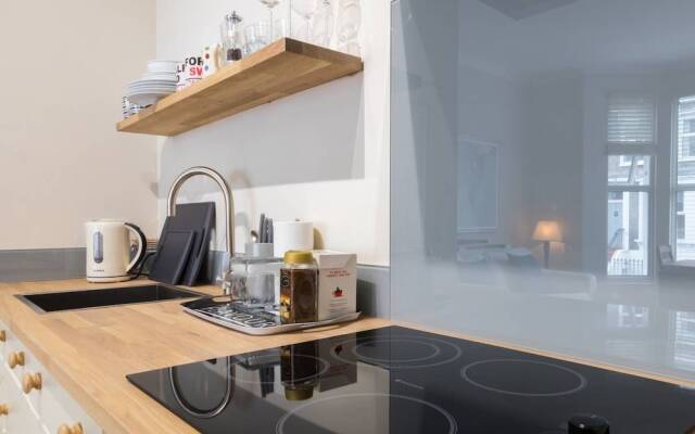 Lovely 1-bed Flat in Fulham Close to Tube!