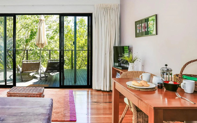 Cloudsong Chalet 2 - Close to the village centre!