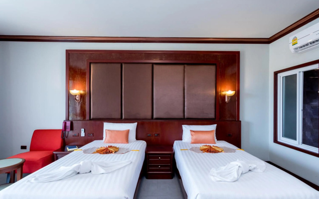 Erawan Phangnga Hotel, Natai Beach