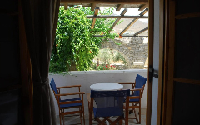 Siroco's Rooms And Studios
