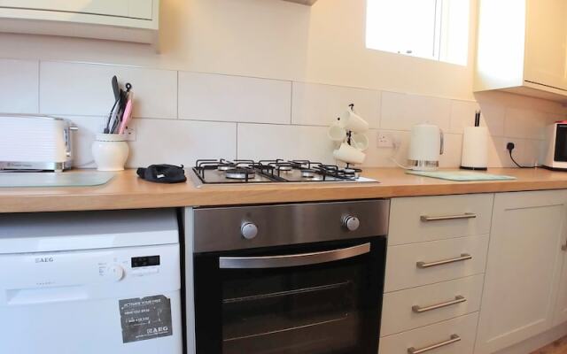 Spacious 3-bedroom House With Superfast Wi-fi