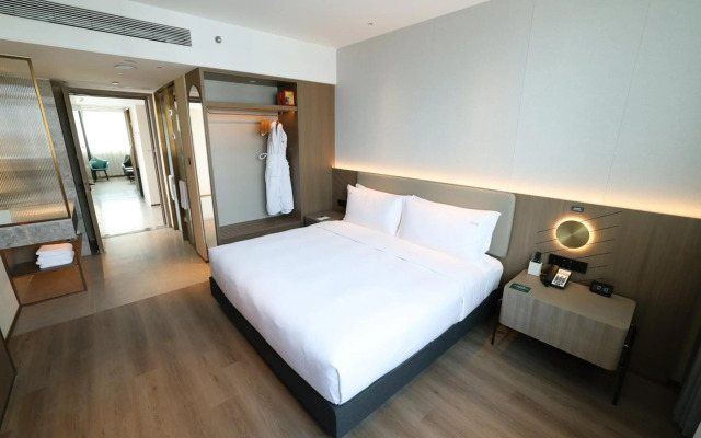 Holiday Inn Shanghai Jing'an by IHG