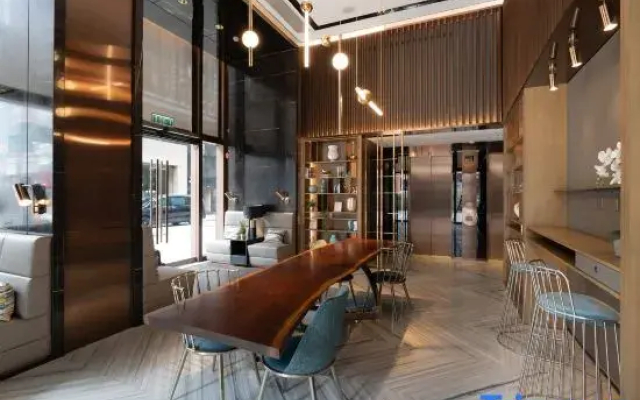 WAKE Concept Hotel