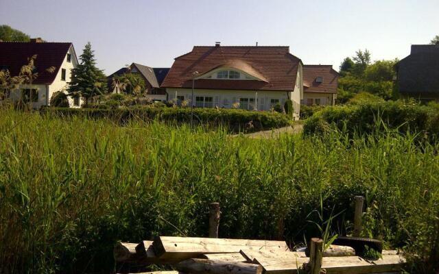 Ferienhaus Boddenkiek mit Wasserblick in Seedorf